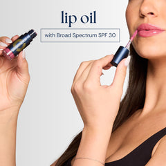 Brush On Block huile pour les lèvres SPF30, texture nourrissante et hydratation durable.