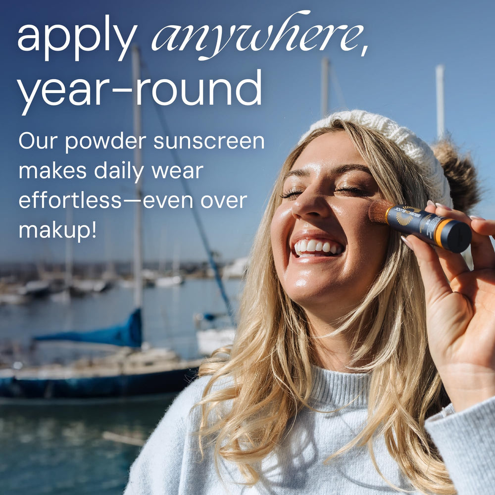 Brush On Block translucent powder blends naturally for an undisturbed skin tone.