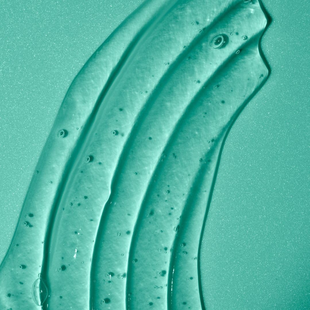 vitamine C dans le gel auto-bronzant clair de b.tan pour un éclat.