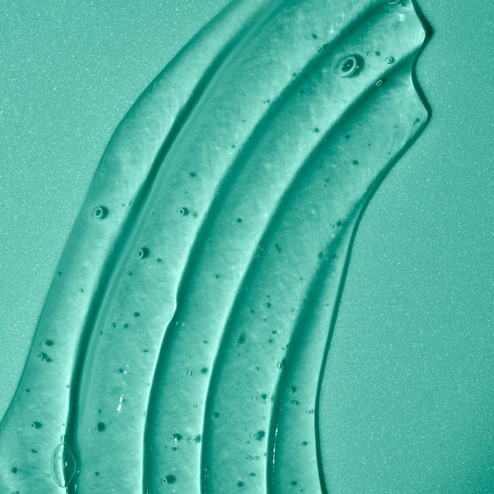 vitamine C dans le gel auto-bronzant clair de b.tan pour un éclat.