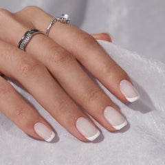 Colle BTArtbox pour une fixation fiable sur les ongles.