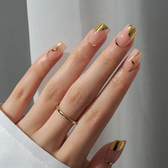 BTArtbox ensemble complet: ongles, colle et étui de rangement pour pose facile.