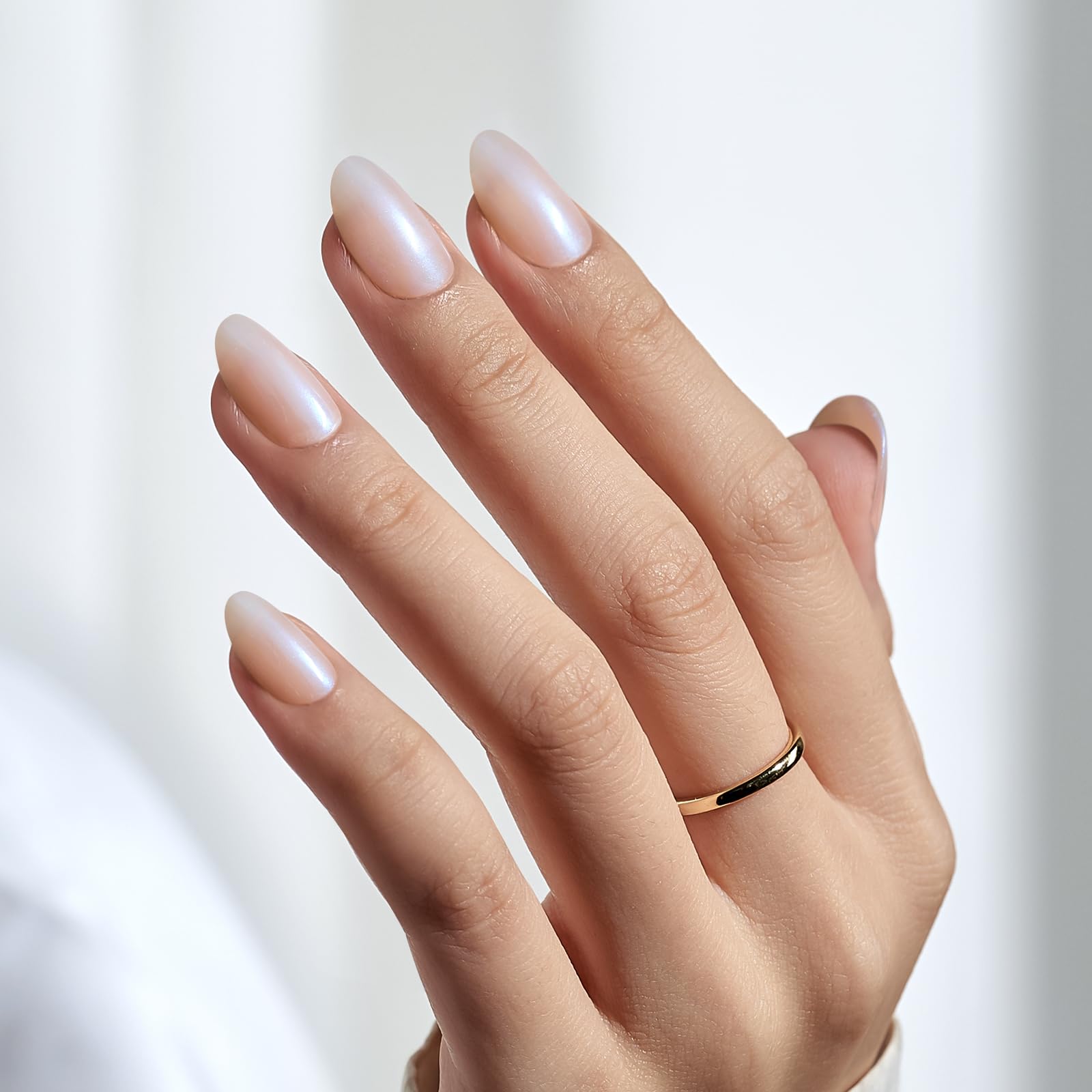 BTArtbox kit ongles, boîte de rangement et colle incluses pour une pose complète.