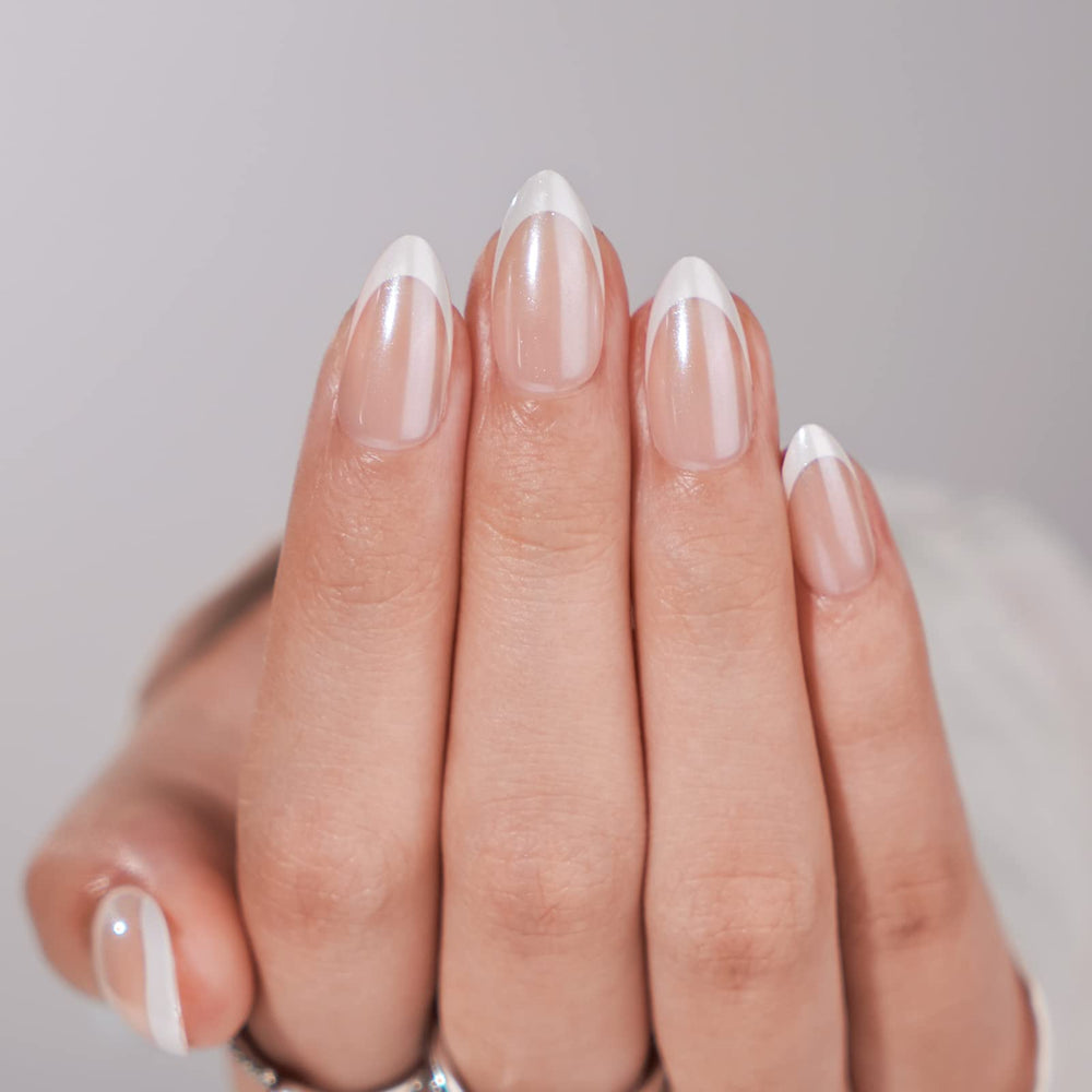BTArtbox ongles à pointe française blancs amande moyen, allure élégante et naturelle.
