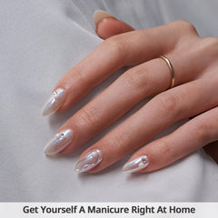 BTArtbox Press On Nails Short montre une application rapide grâce aux onglets et colle inclus.