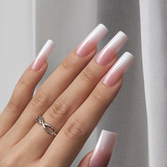 BTArtboxnails XCOATTIPS Finition gel satin neutre: rendu salon à domicile.