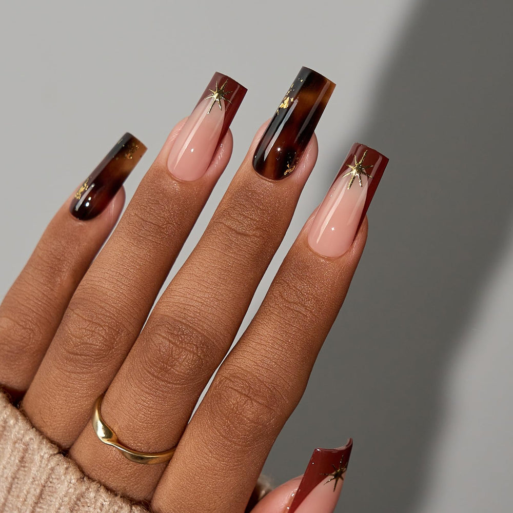 BTArtboxnails XCOATTIPS: ongles à pointe française longs carrés, teint peau foncée, aspect élégant