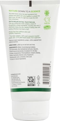 BULLDOG Lave-visage Original – texture mousse légère prête à être appliquée.