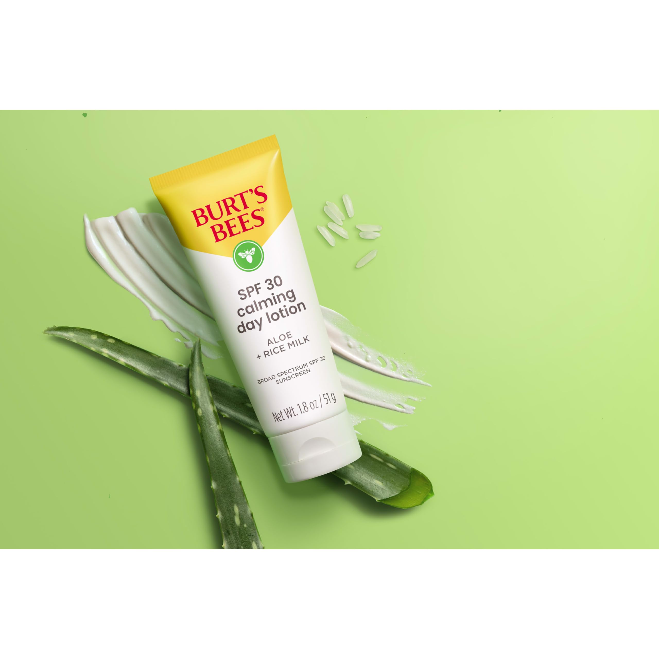 Appliquer avant exposition solaire avec Burt's Bees.