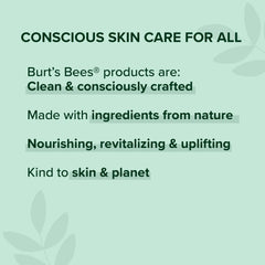 Gros plan: application douce du baume Burt's Bees sur les lèvres.