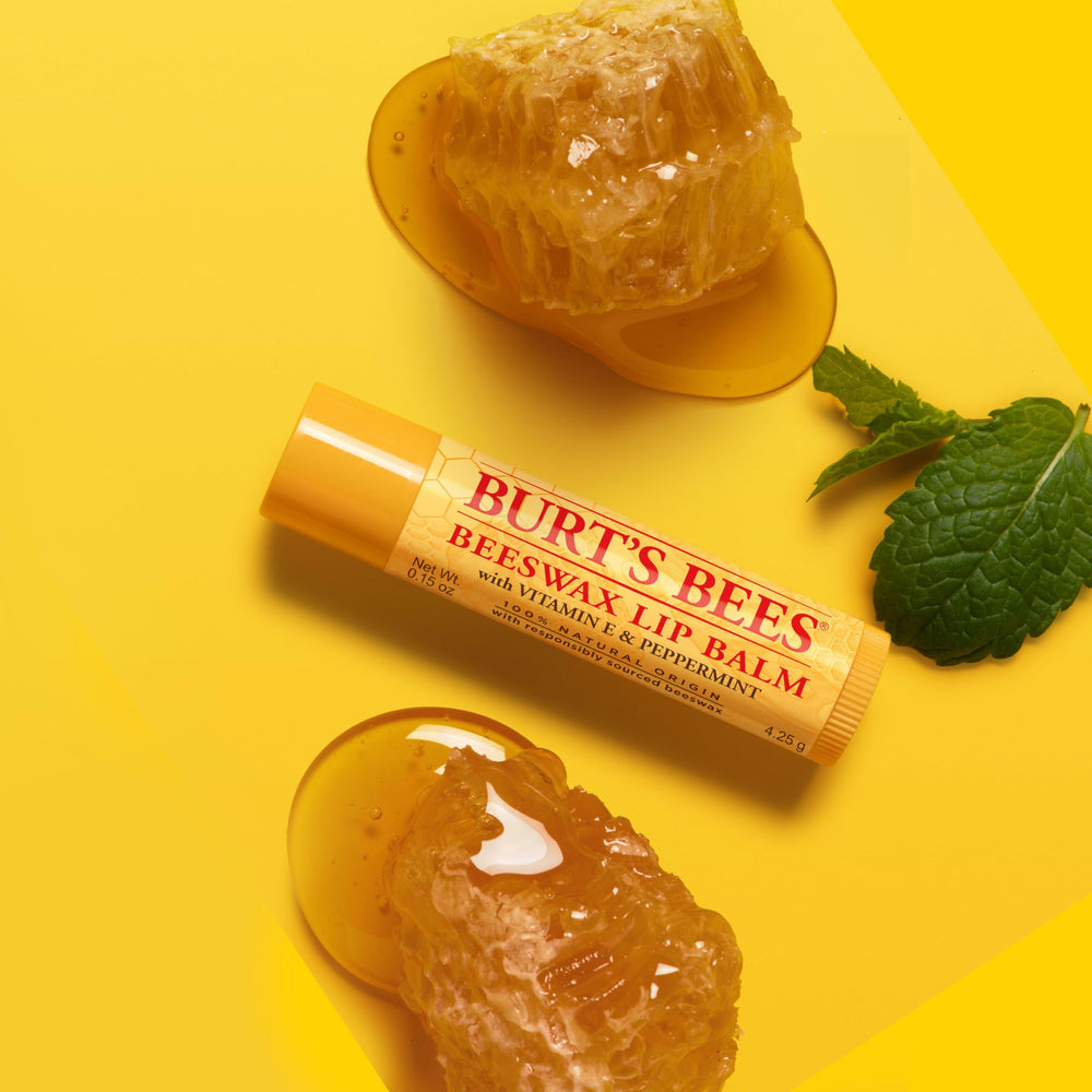 Burt's Bees baume-levres-hydratation-12-heures: hydratation longue durée pour lèvres sèches.