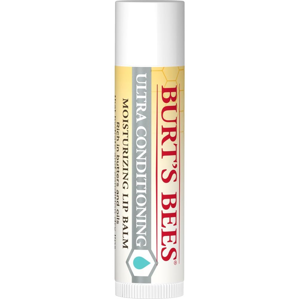 Application douce Burts Bees sur les lèvres, résultat confortable et rapide.