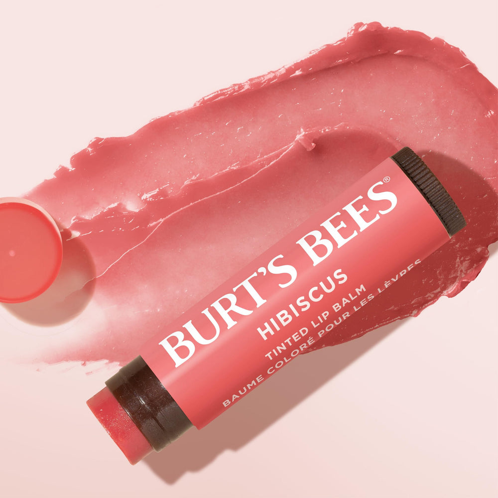 Burt's Bees texture semi brillante adaptée à toutes les occasions.