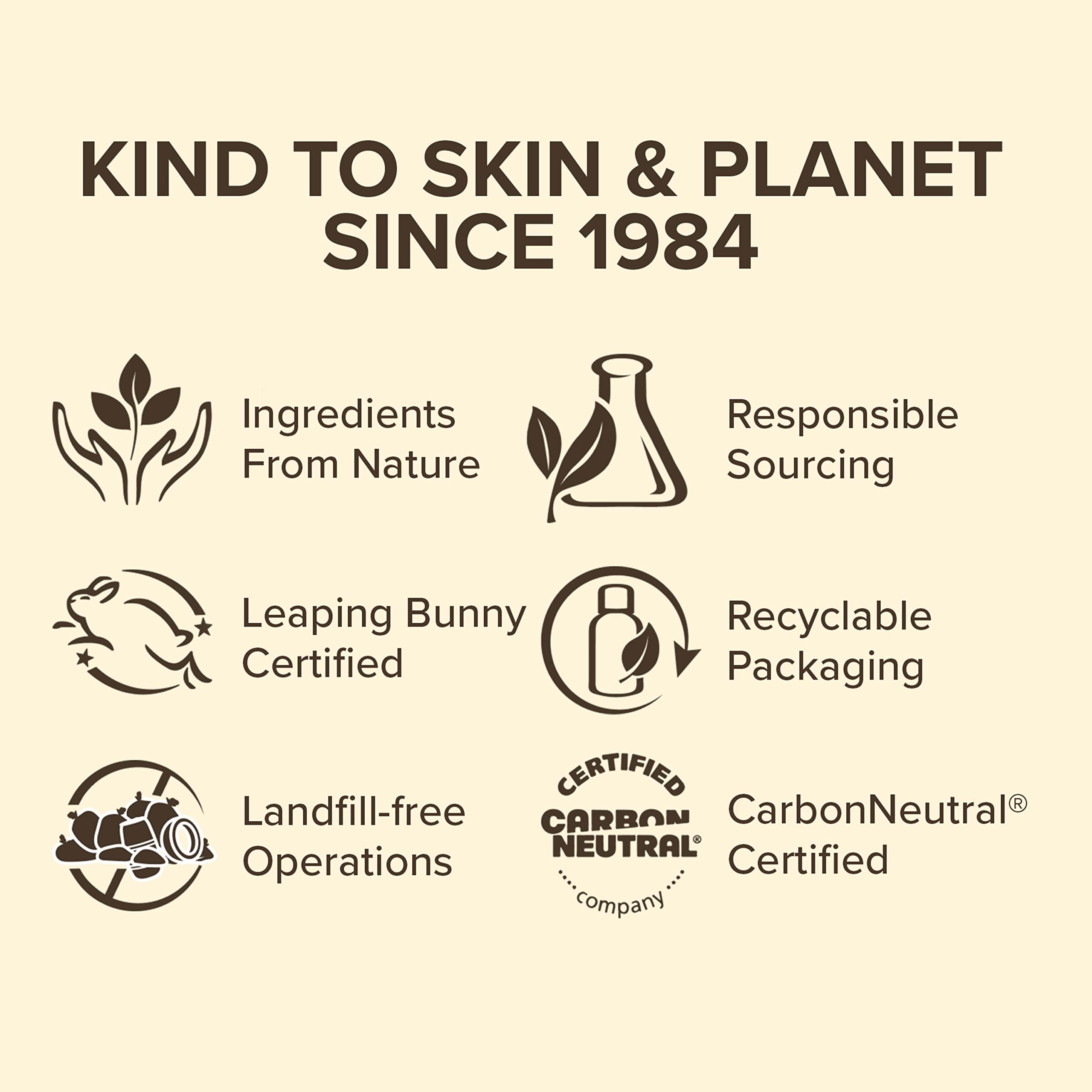 Texture riche Burt’s Bees mains se glisse et pénètre facilement.