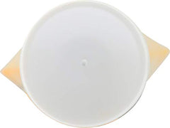 Application sur peau des pieds, Burts Bees apaise et hydrate.