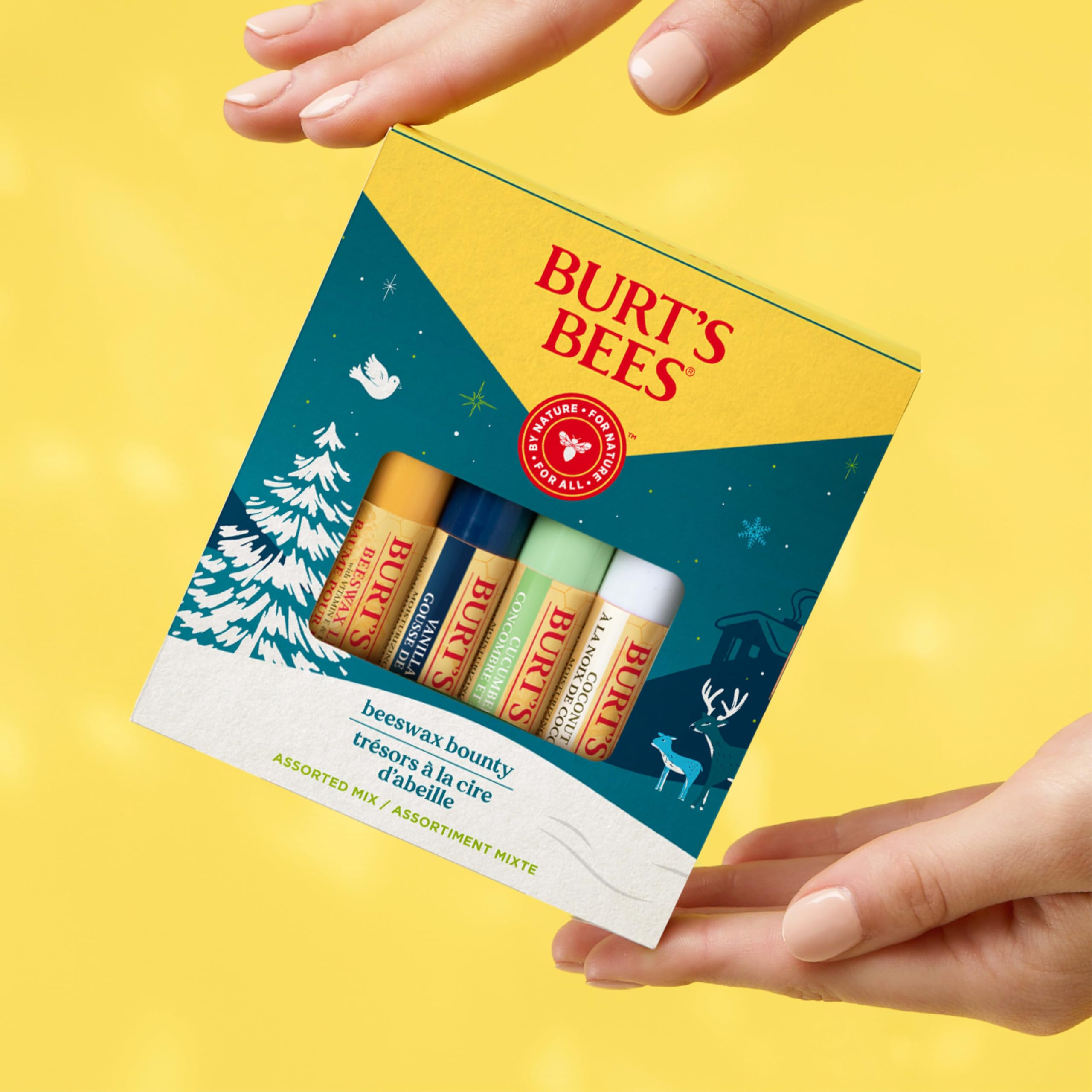 Texture lisse et fini mat du baume Burt's Bees.