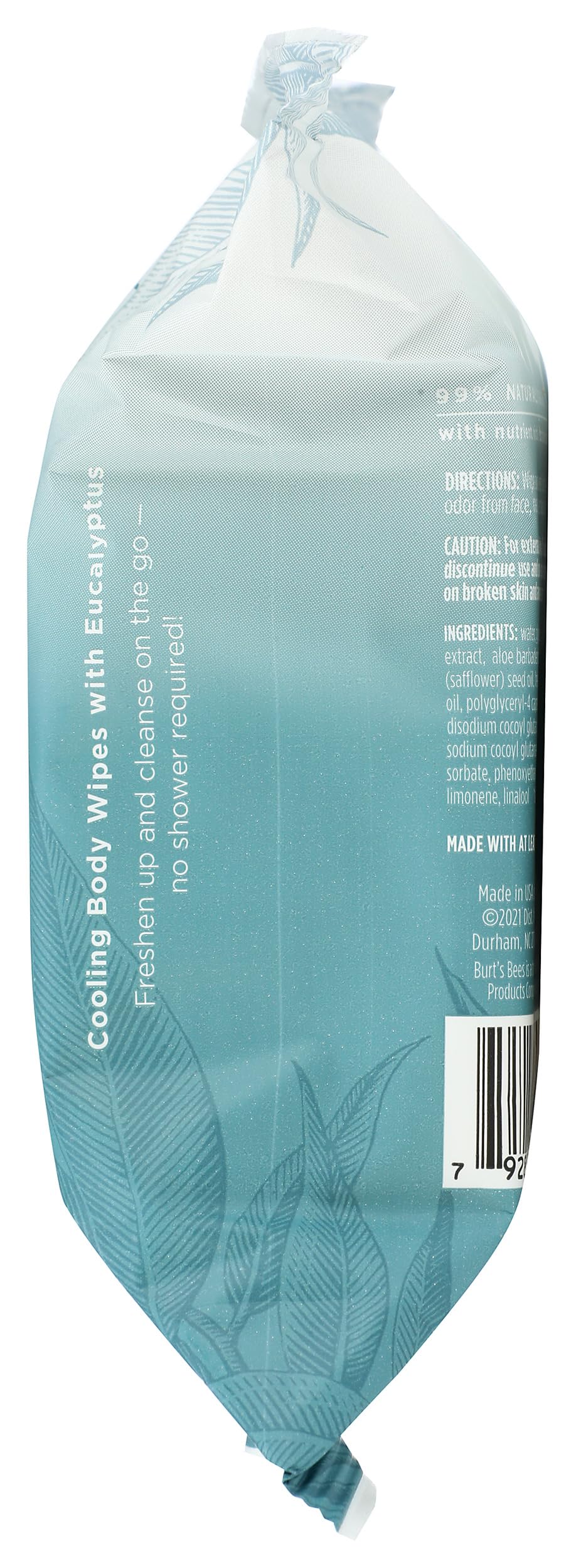 Format portable des lingettes Burts Bees rafraîchissantes, idéal pour le sac.