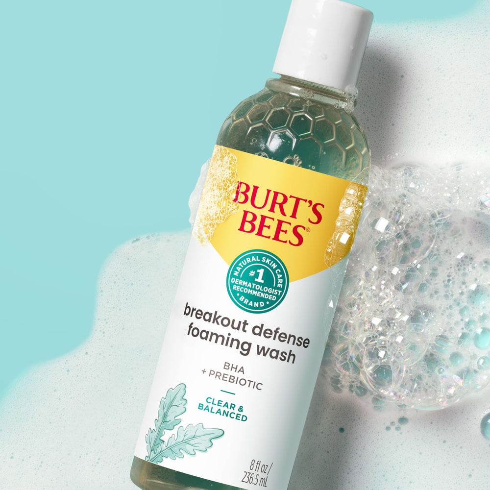 Formule sans parabènes pour Burt's Bees Defense soin en douceur.
