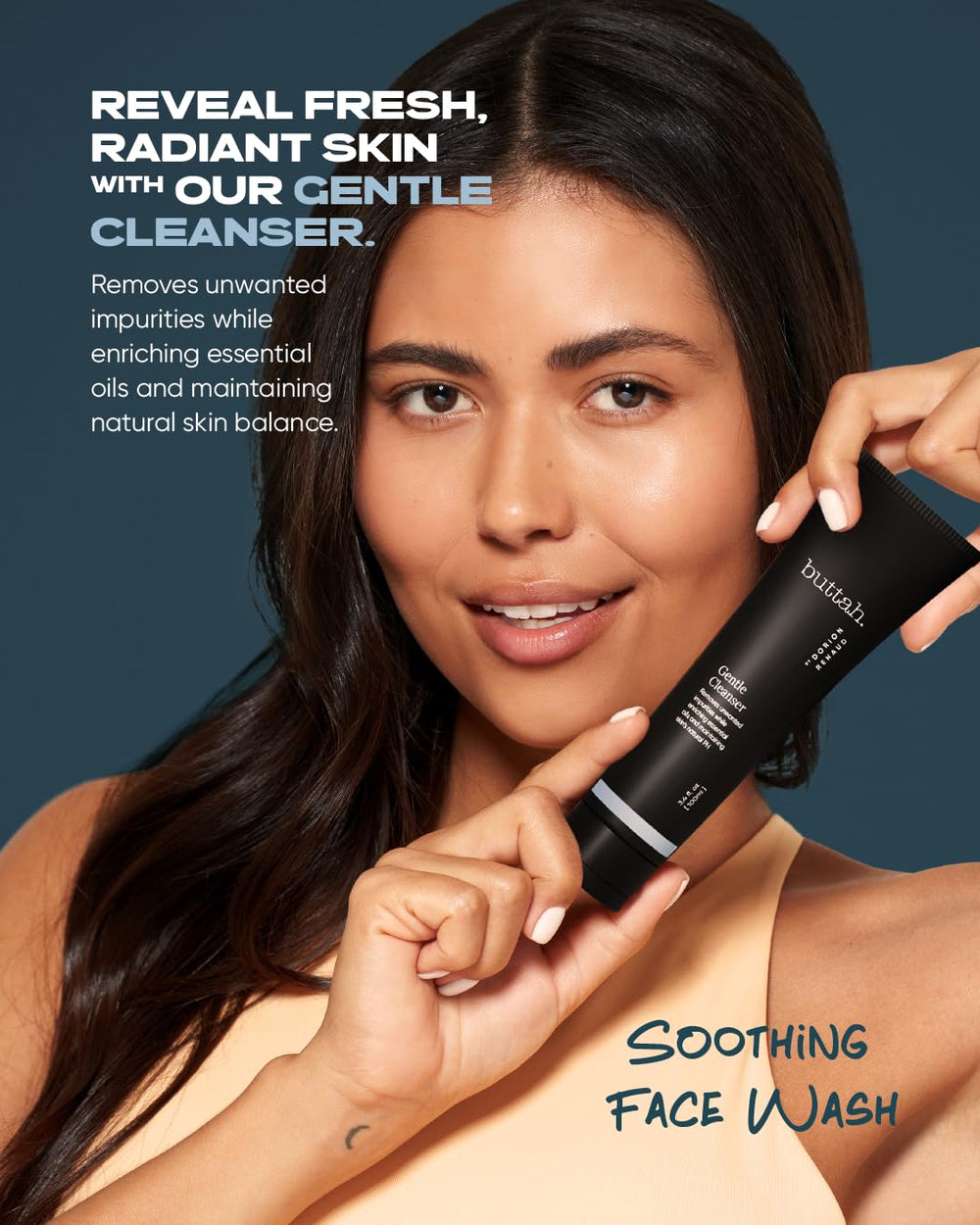 Texture mousse-nettoyante Buttah Skin purifiant la peau en douceur.