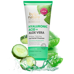 By Nature: gel-nettoyant-hydratant avec acide hyaluronique et aloès, pour peau fraîche.