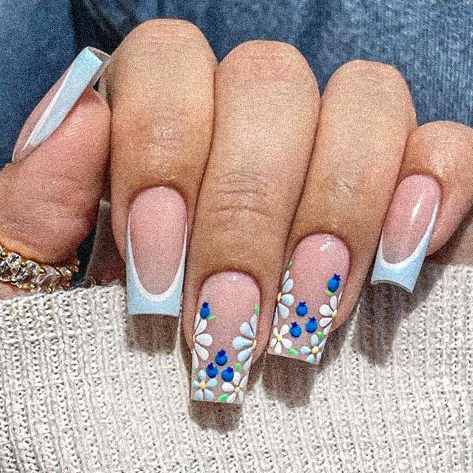 BYETOCE ongles tip francais fleurs, design elegant pour occasions