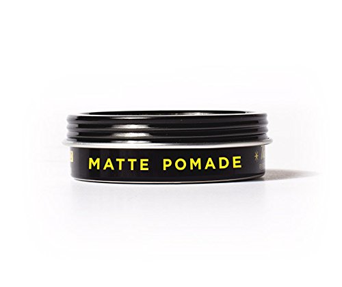 BYRD Hairdo Matte Pomade, dose noisette, coiffage précis sans lourdeur.