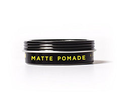 BYRD Hairdo Matte Pomade, dose noisette, coiffage précis sans lourdeur.