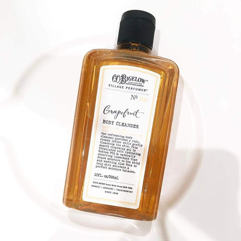La fragrance vivifiante accompagne une routine matinale agréable avec ce gel douche.