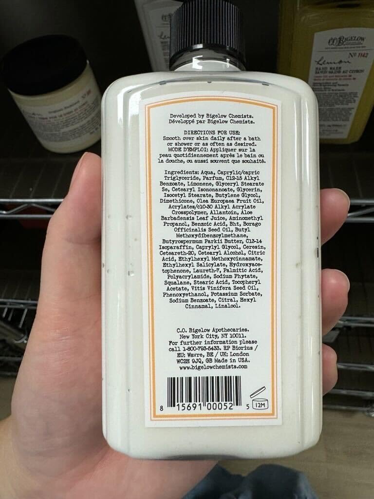 Sans parabènes, formule légère pour un usage quotidien.
