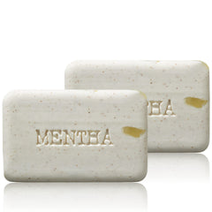 Barre de savon exfoliant Menthe par C.O. Bigelow pour un nettoyage vivifiant.
