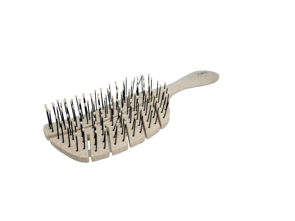 Cala Eco Démêlant Brosse Utilisation Quotidienne, gestes simples pour cheveux soyeux.