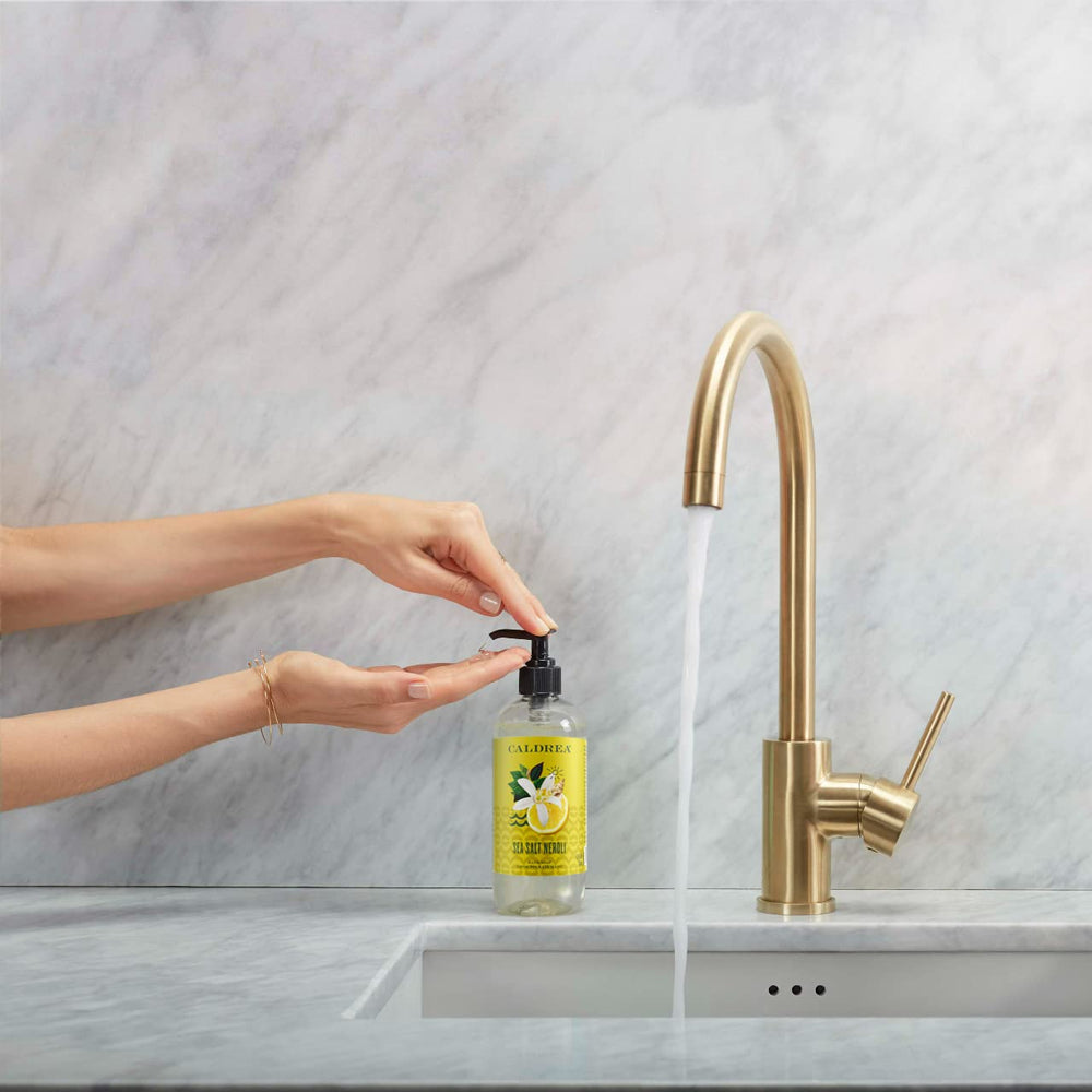 Caldrea Savon Mains Creme Douce, mousse riche et douceur pour la peau.