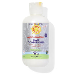 California Baby Super Sensitive Hair Conditioner – bouteille sans parfum, hydratation douce.