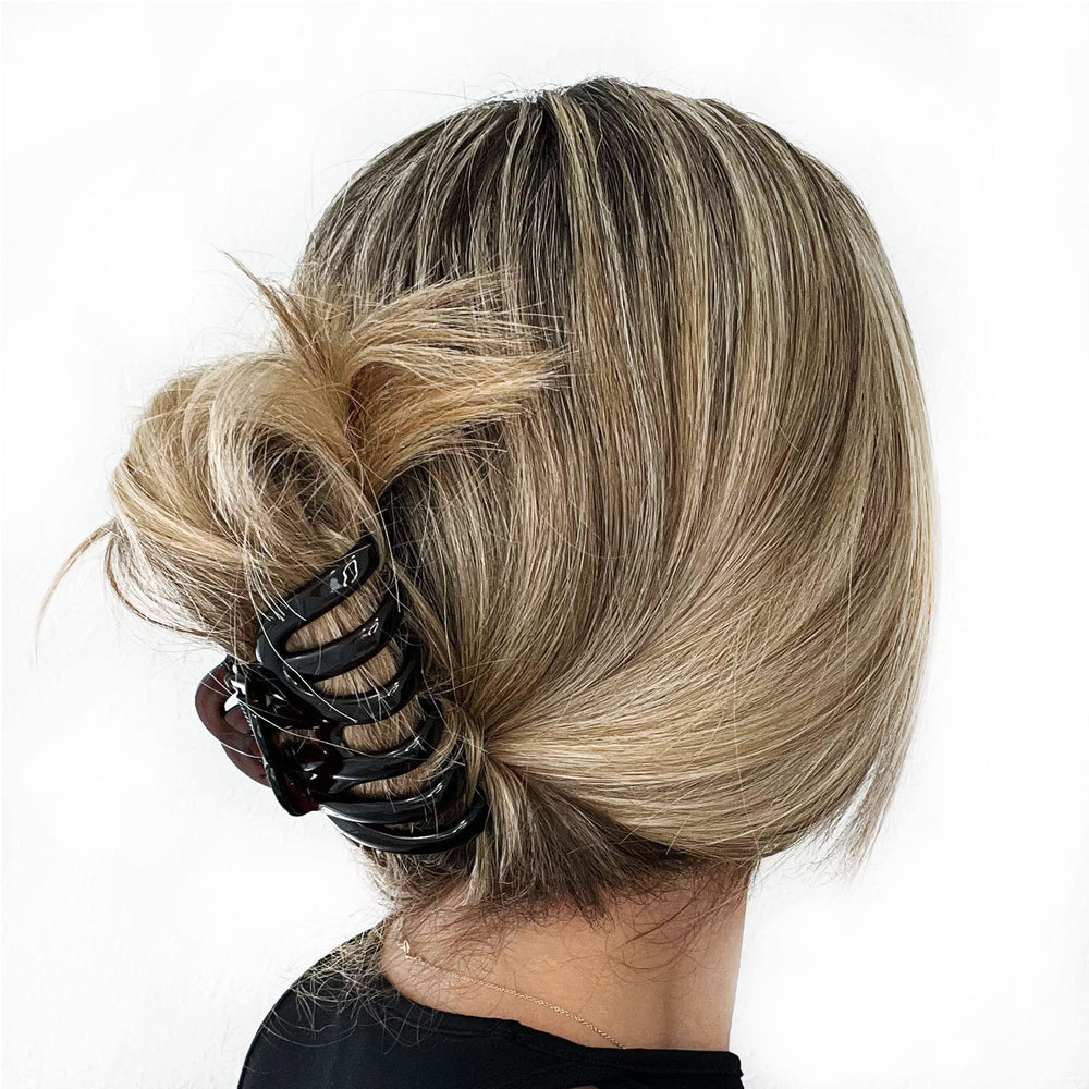 Idée coiffure bun Camila Paris AD718, rapide et pratique.