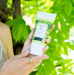 Camille Beckman Crème Mains complexe herbal pour douceur naturelle.
