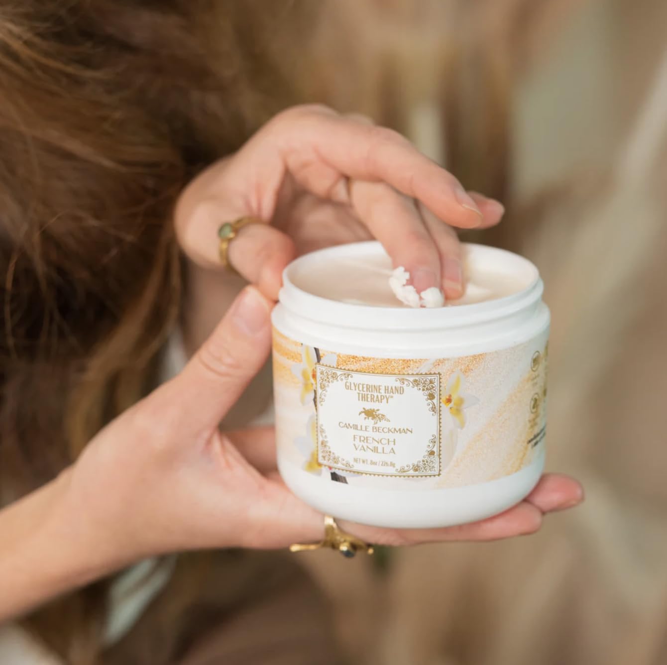 Texture onctueuse de Camille Beckman Crème Mains Glycerine nourrit la peau