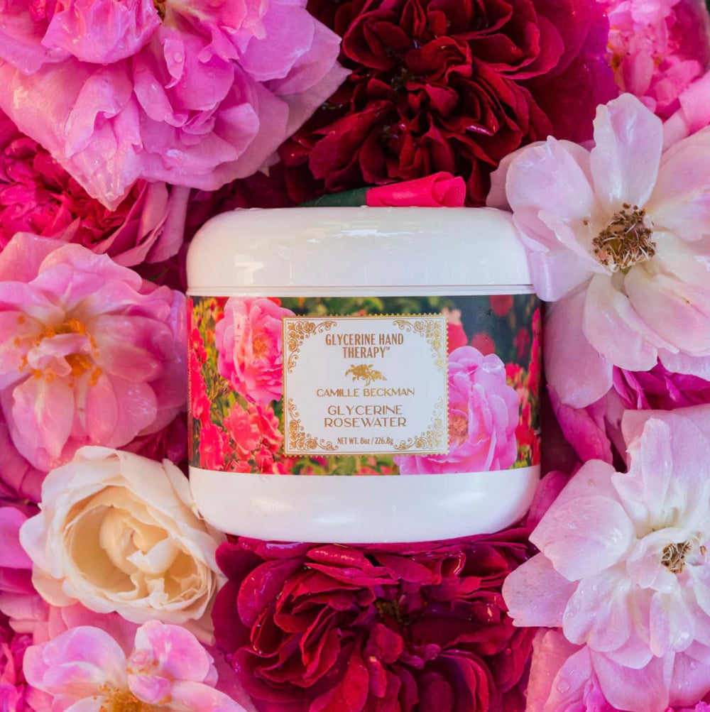 Texture soyeuse de la crème mains glycérine eau de rose pour nourrir la peau