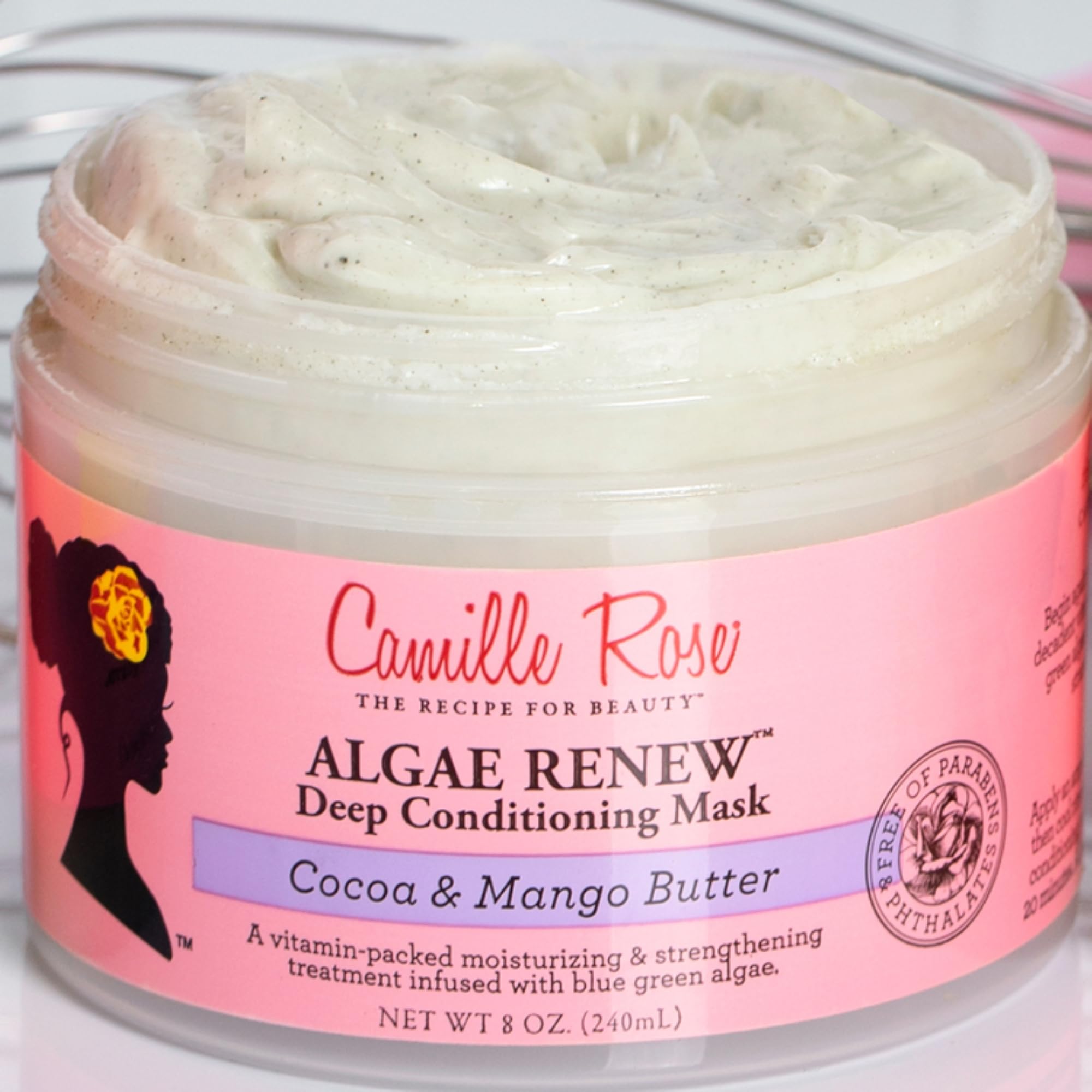 Beurre de mangue dans le masque Algae Renew scelle l’hydratation.