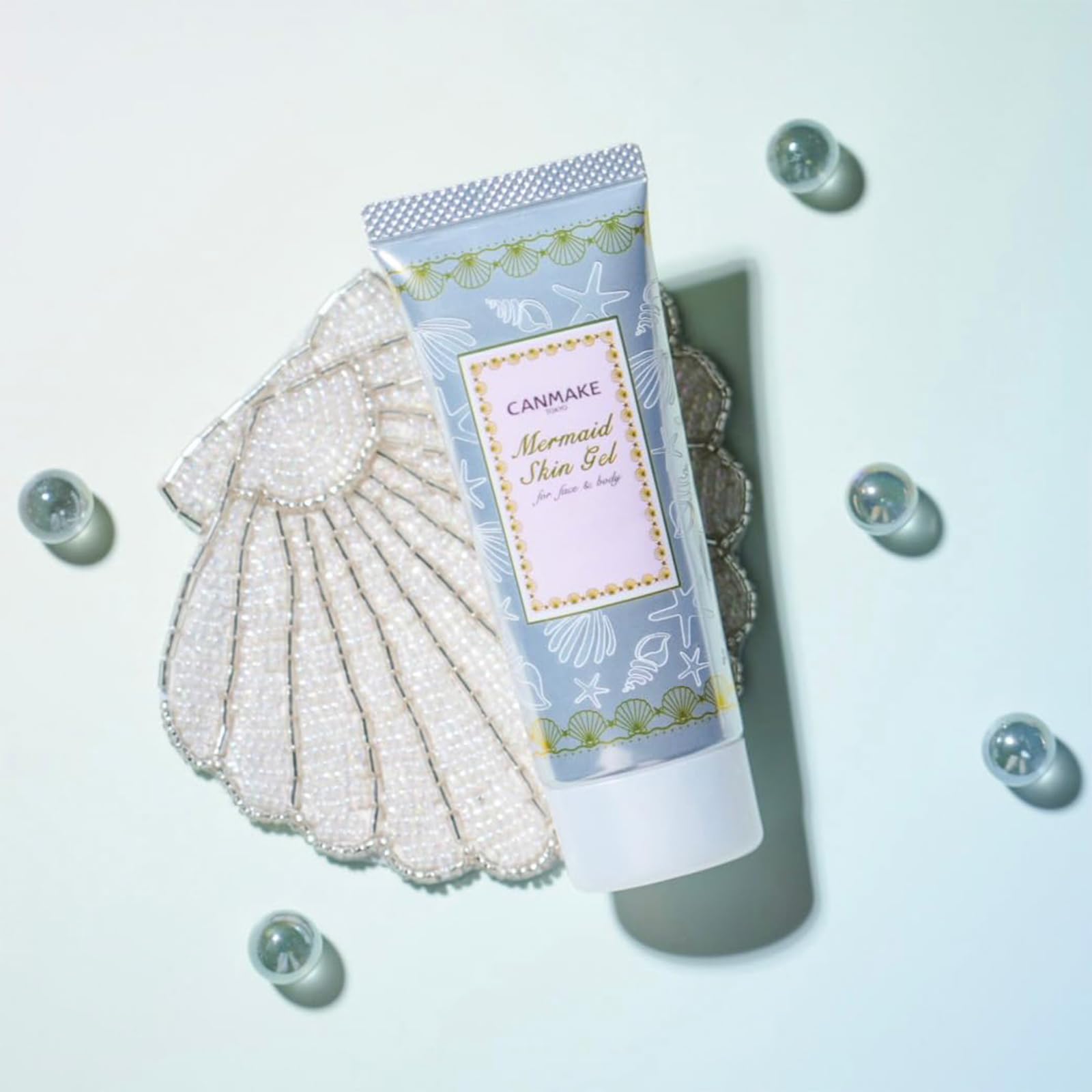 CANMAKE Mermaid Skin Gel après application, peau douce et veloutée