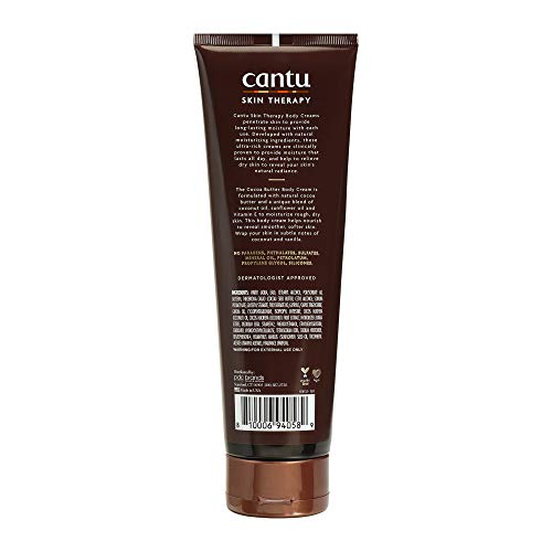 Application mains avec la creme pour le corps Cantu