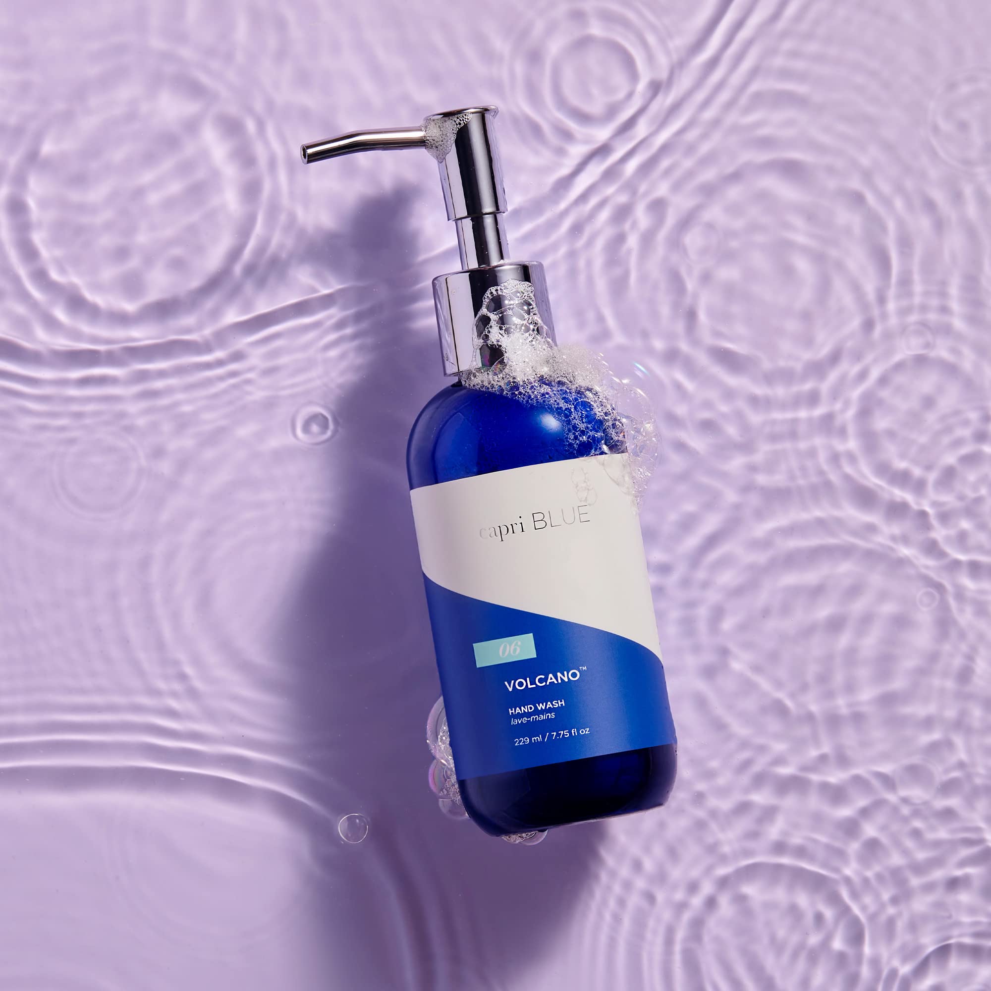 Capri Blue Volcano, savon mains liquide, arômes tropicaux et citrus sucré.