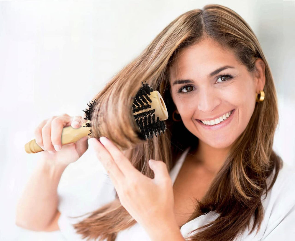 Care Me brosse ronde bois brins ionisés réduisent frisottis et augmentent brillance.