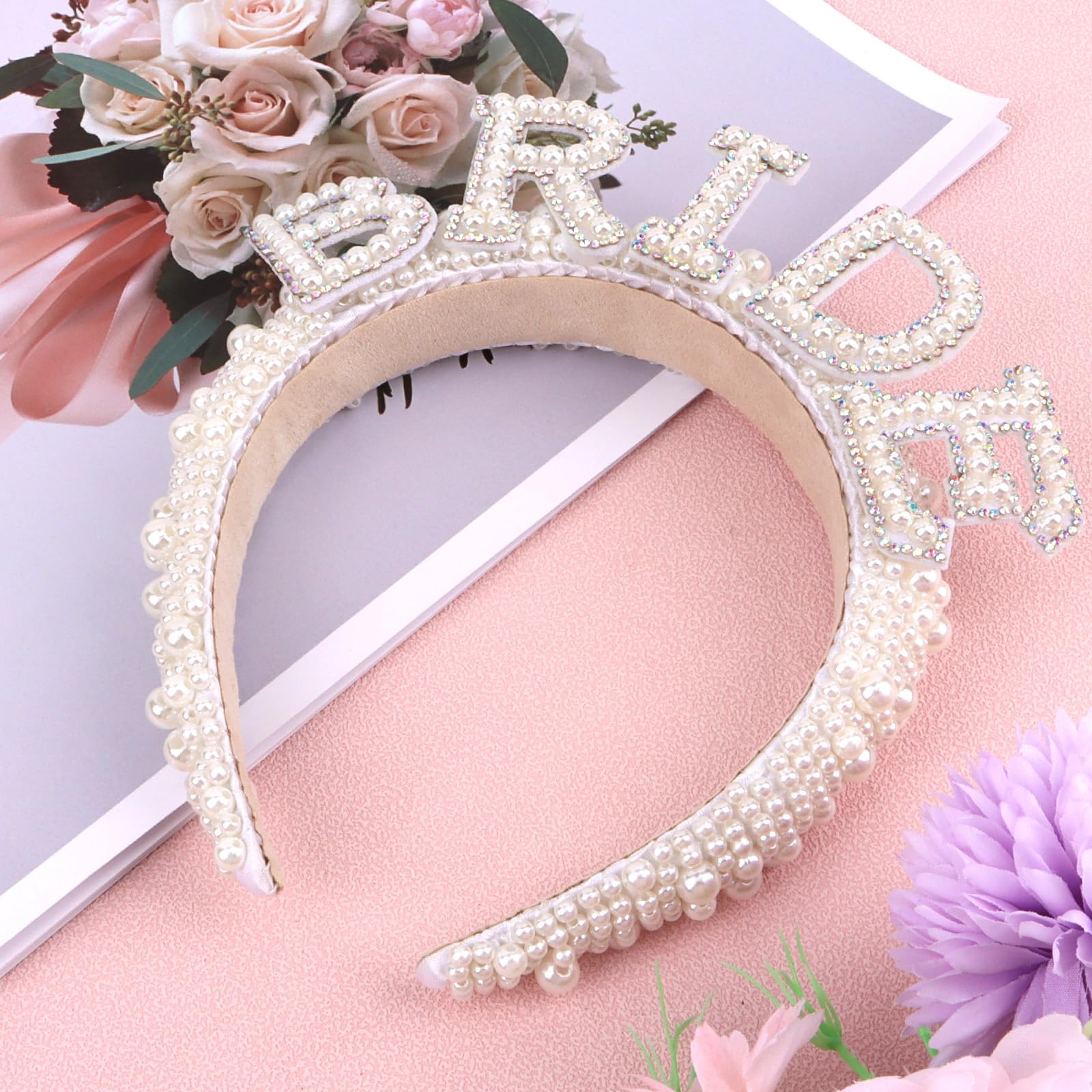 Casoty bridesmaid coiffure perles, idéal pour demoiselles d'honneur.