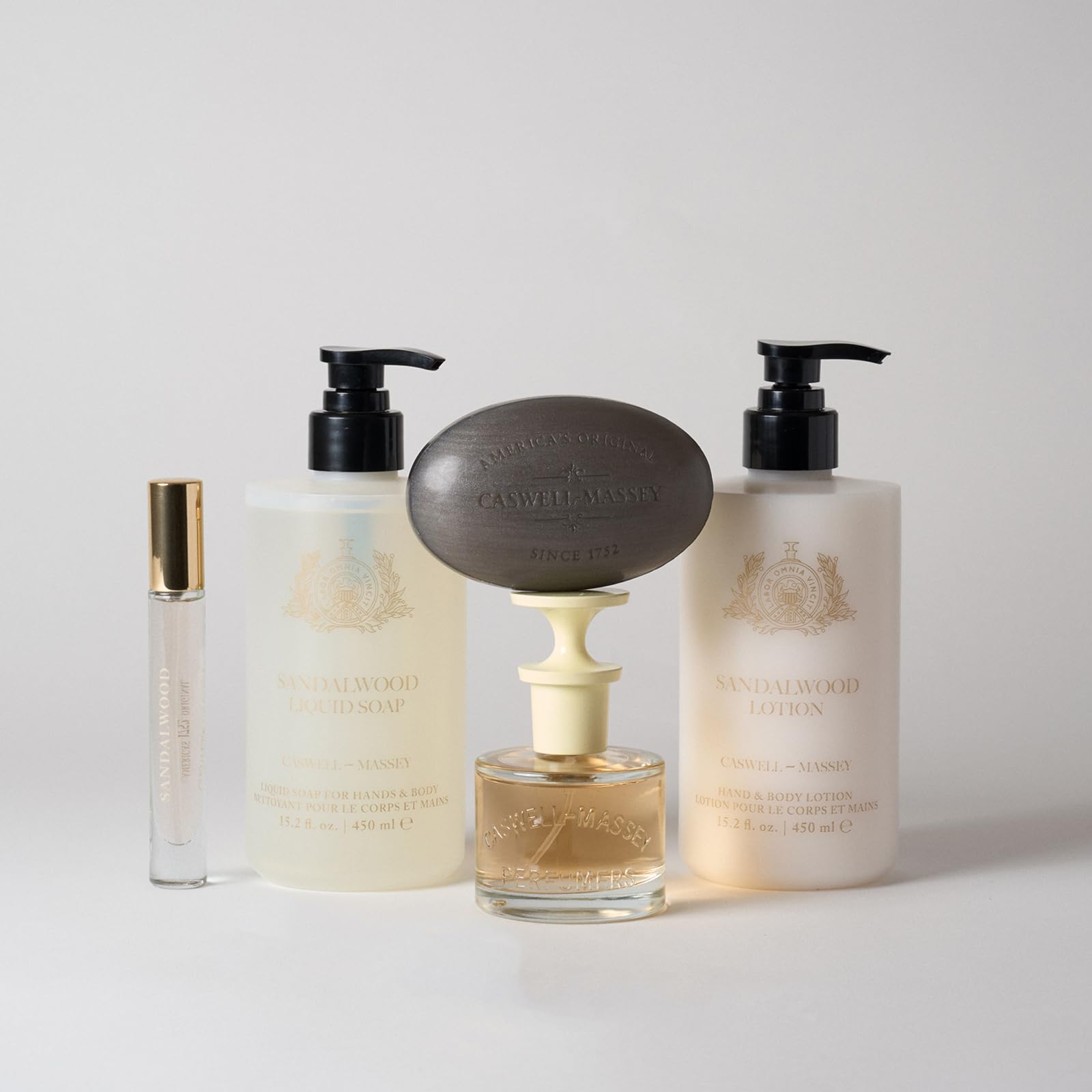 Savon en barre Caswell-Massey Santal, hydratation longue durée.