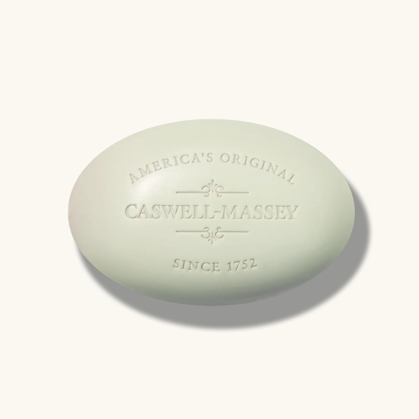 Mousse riche Caswell-Massey Jockey Club avec glycérine naturelle pour peau douce.