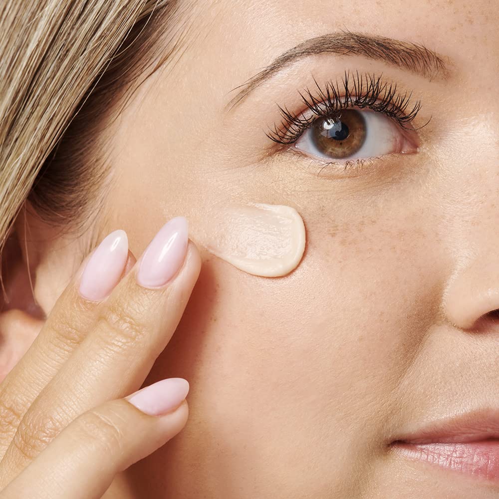 Base maquillage longue tenue pour un teint durable après application.