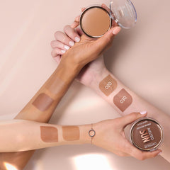 Texture crème Melted Sun Bronzer, mélange velouté pour un bronzage subtil sur les joues.