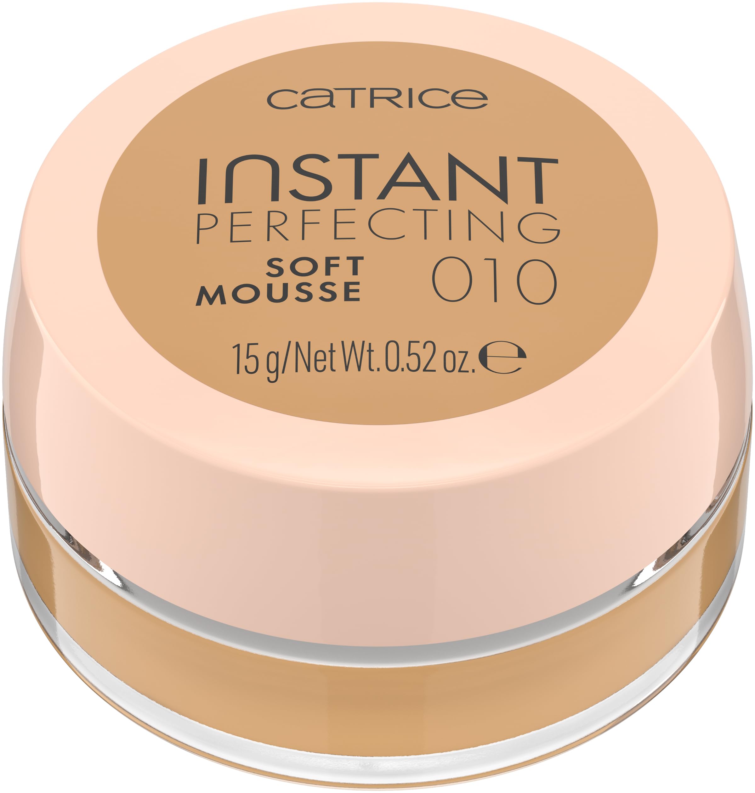 Catrice Mousse Instant Perfecting – Texture soyeuse qui lisse la peau et floute les pores.