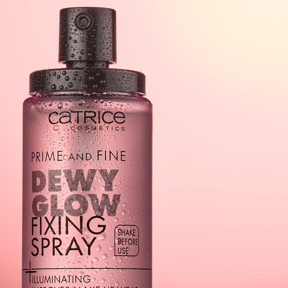 Retouches en déplacement avec le spray fixateur de Catrice.
