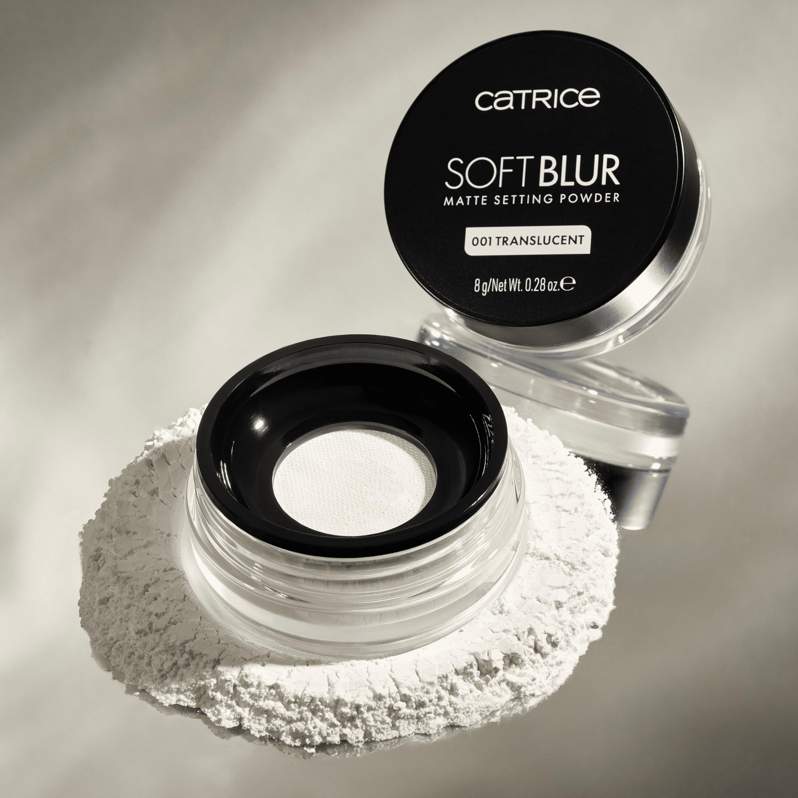 Emballage voyage pratique de la poudre Catrice Soft Blur.